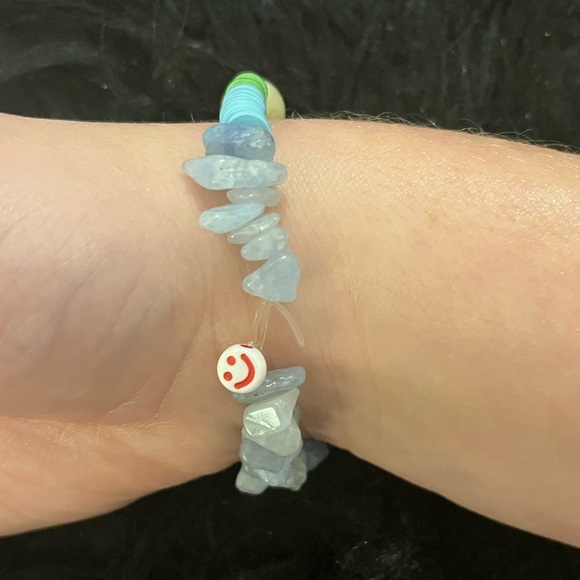 Handmade bracelet. Front and back.. blue gray white. Stretchy string - Picture 2 of 2